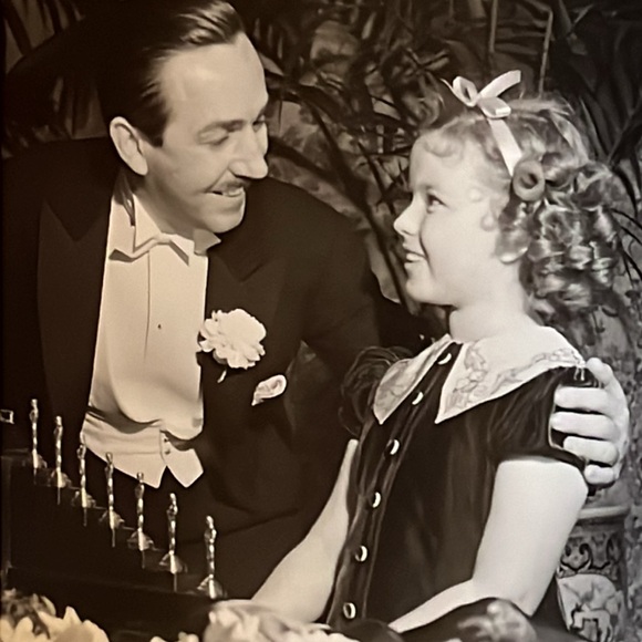 Life Magatine, Walt Disney Edition, Mickey Mouse at 90.. - Picture 5 of 13